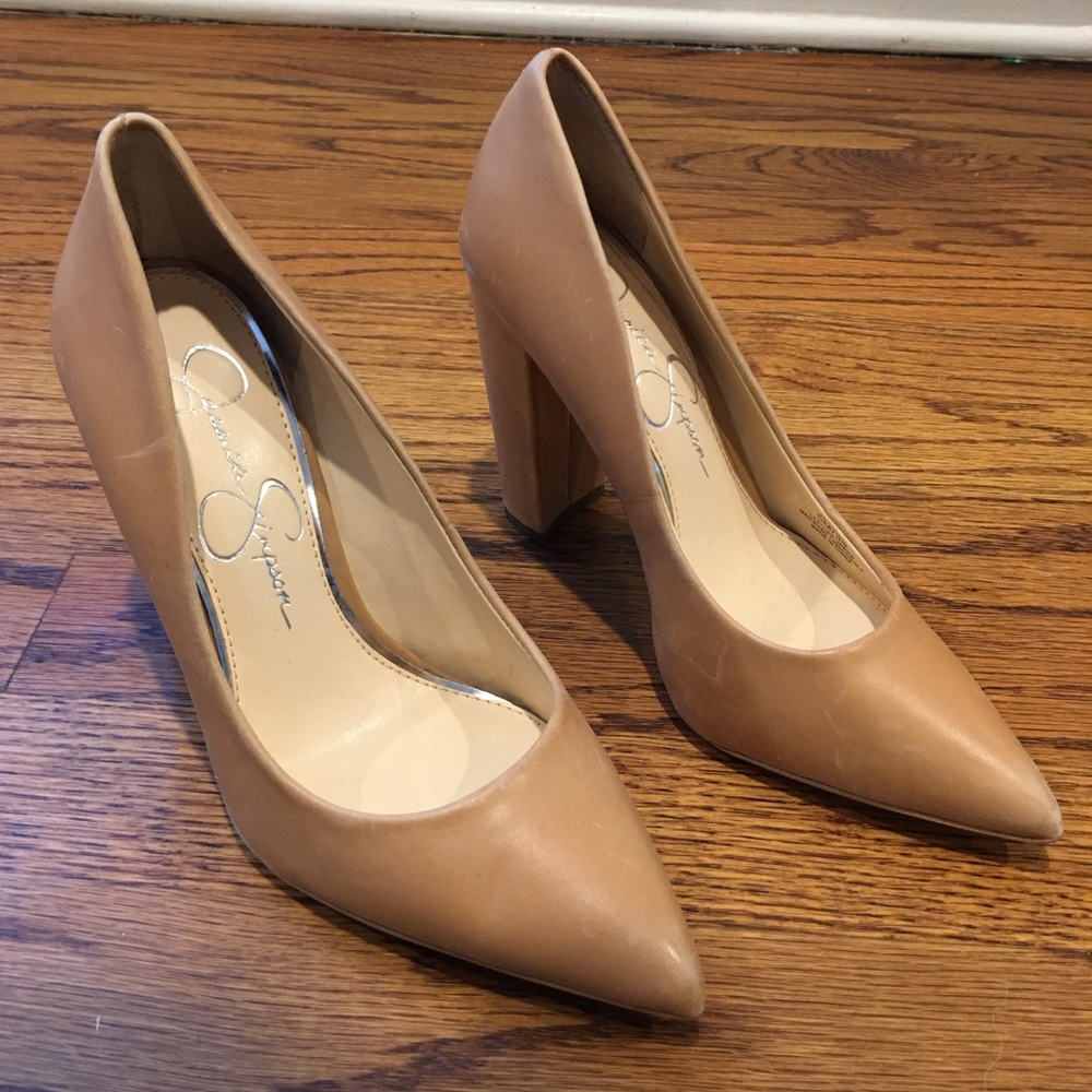Jessica Simpson beige leather pointy toe heels size 5